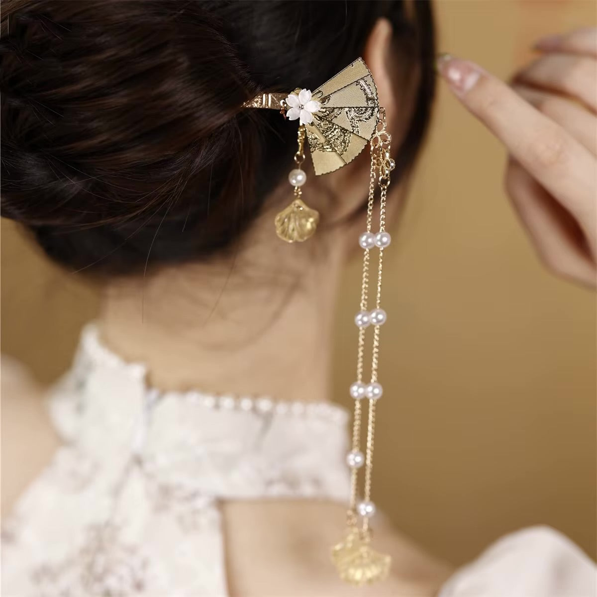 Chinese Style Fan Tassel Step-Shake Hair Stick