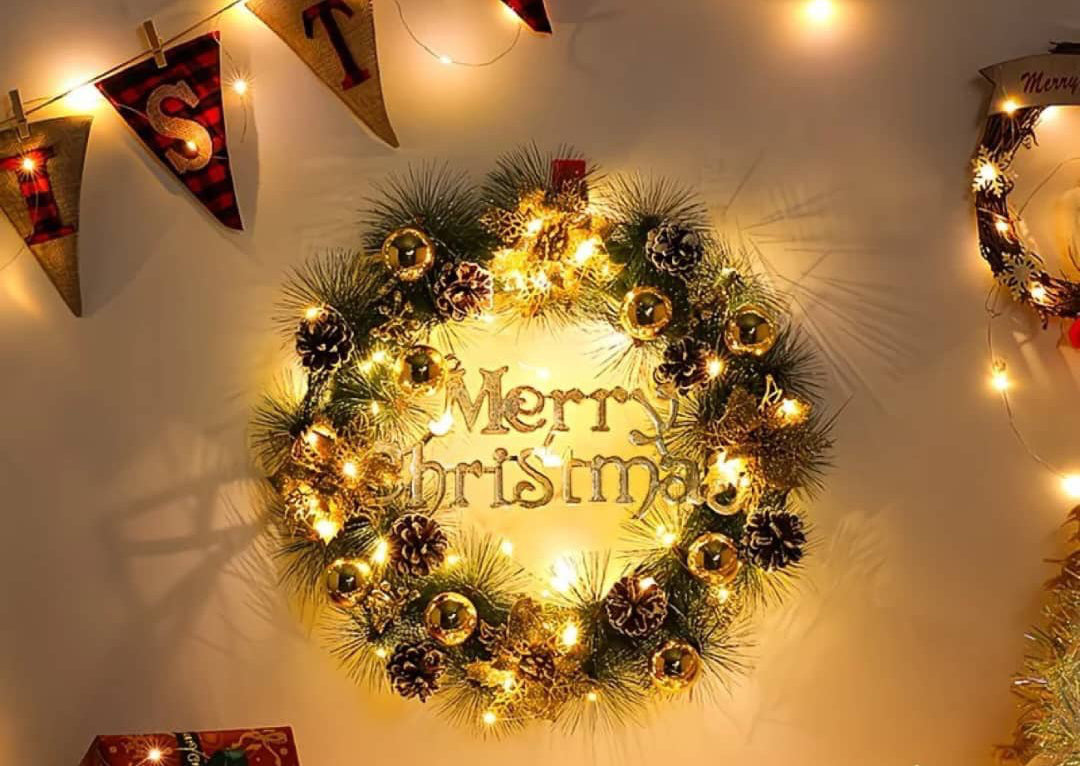 محاكاة نبات اصطناعي على شكل إكليل جرس عيد الميلاد